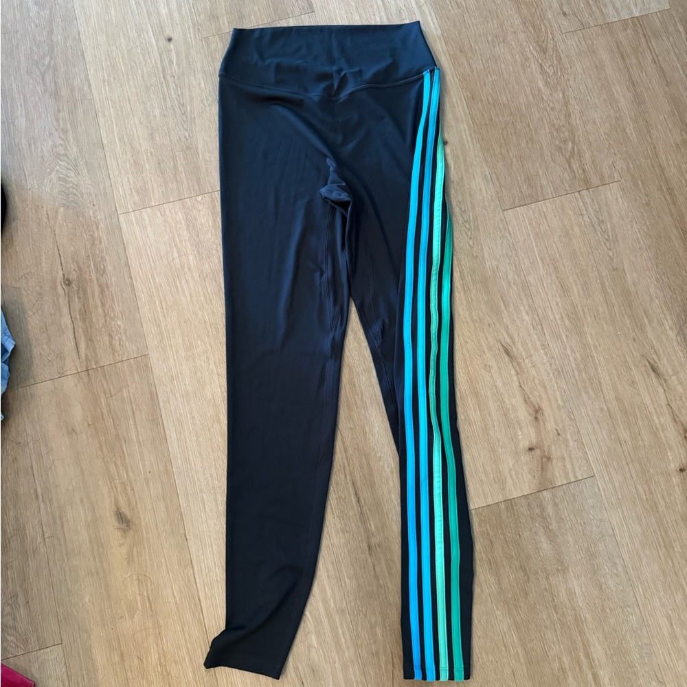 Stylish Black Leggings with Blue and Green Stripes